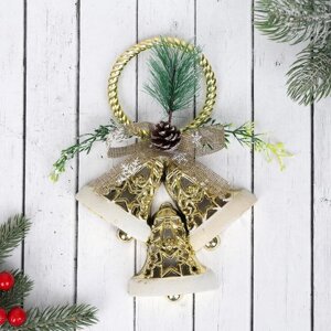 Украшение новогоднее 'Три колокольчика с шишкой и веточками' 15х22 см, золото