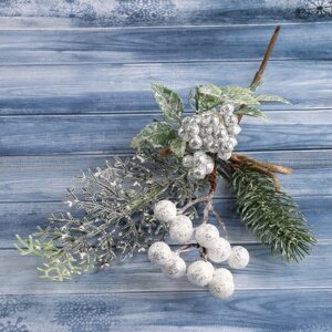 Декор 'Зимняя магия' хвоя листья белые ягоды, 24 см