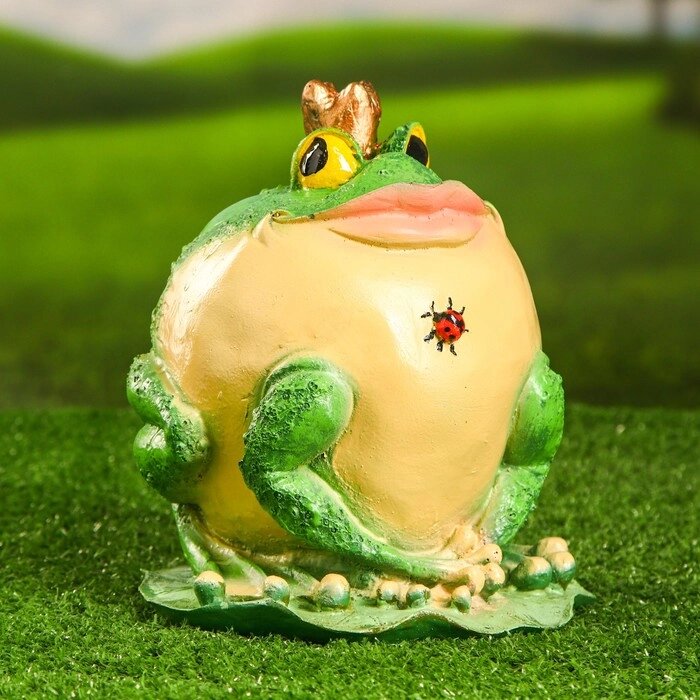 Садовая фигура 'Лягушка толстая с короной' 20х17см от компании Интернет-магазин "Flap" - фото 1