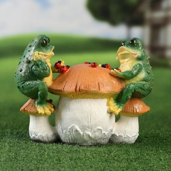 Садовая фигура 'Лягушки на грибе с божьими коровками' 21см от компании Интернет-магазин "Flap" - фото 1