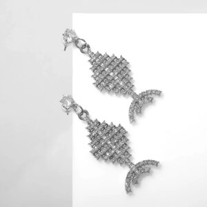 Серьги со стразами 'Рыбки' миниатюрные, цвет белый в серебре