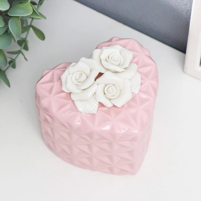 Шкатулка керамика 'Три белых розы. Геометрия' сердце розовое 10х11х11 см от компании Интернет-магазин "Flap" - фото 1