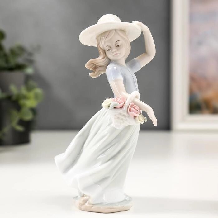 Сувенир керамика 'Девочка в шляпке с корзинкой цветов' 9,5х16х6 см от компании Интернет-магазин "Flap" - фото 1
