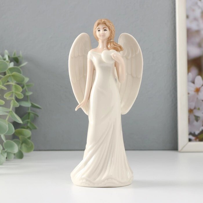 Сувенир керамика 'Девушка-ангел в белом платье с сердцем в руке' 8,5х6,2х18 см от компании Интернет-магазин "Flap" - фото 1