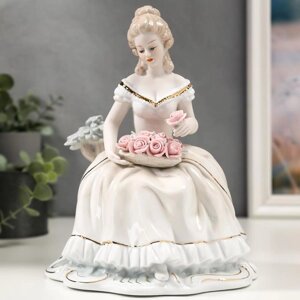 Сувенир керамика 'Фрейлина в бальном платье с тарелкой роз' 23х14х18,2 см