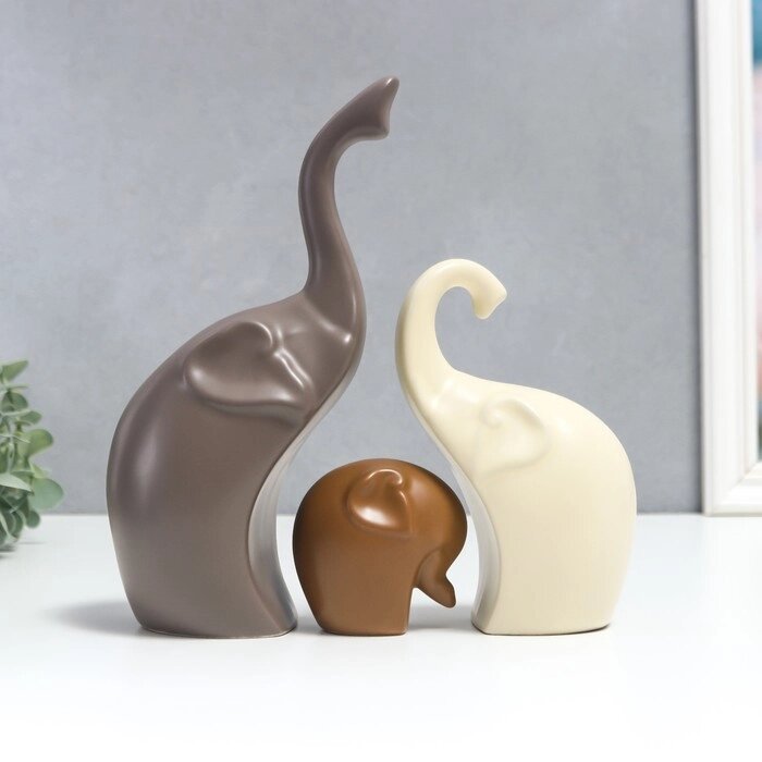 Сувенир керамика 'Семейство слонов' матовый набор 3 шт 7х7 12х12 22х13 см от компании Интернет-магазин "Flap" - фото 1