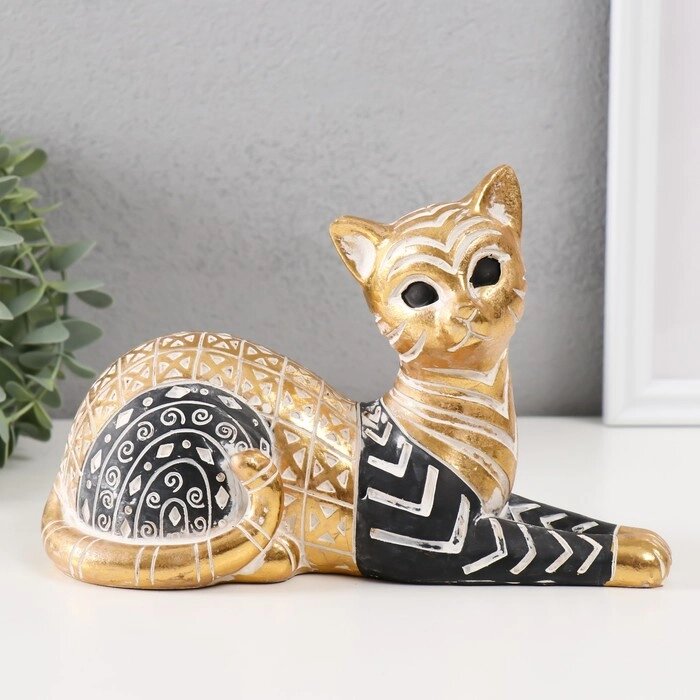 Сувенир полистоун 'Кошка с узорами, лежит' золото с чёрным 21х9х13 см от компании Интернет-магазин "Flap" - фото 1