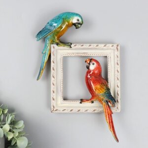 Сувенир полистоун лак 'Два попугая Ара сидят на картине' 18х5х26,8 см
