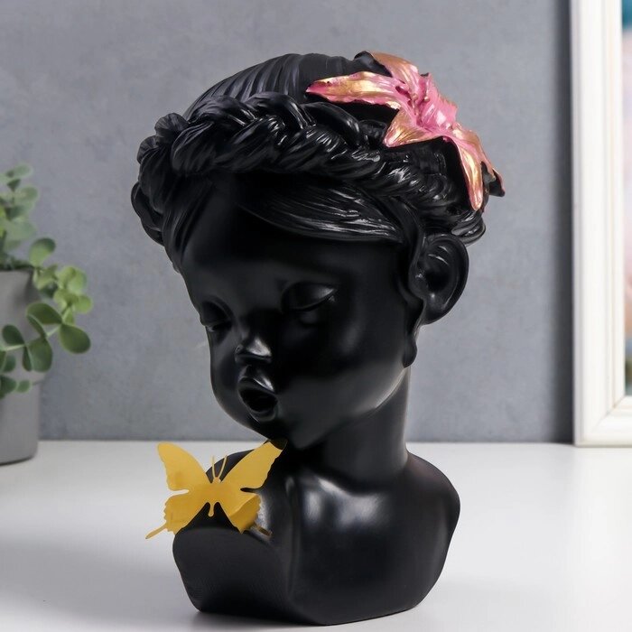 Сувенир полистоун 'Малышка с лилией в волосах и бабочкой' чёрный 23х17х7 см от компании Интернет-магазин "Flap" - фото 1