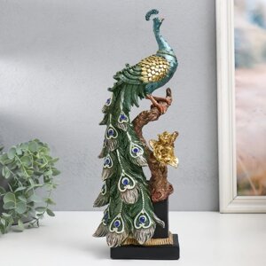 Сувенир полистоун 'Павлин с зелёными перьями с золотой обводкой на ветке' 13,5х9х36 см