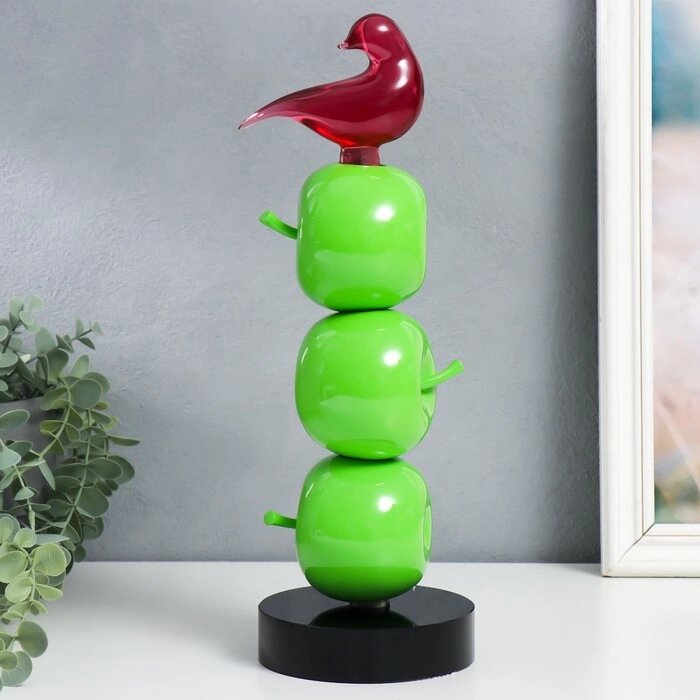 Сувенир полистоун 'Птичка на трёх яблочках' зелёный 11,5х11,5х34 см от компании Интернет-магазин "Flap" - фото 1