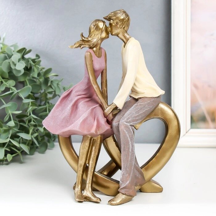 Сувенир полистоун 'Влюблённая пара - поцелуй на сердце' 9х17х22,5 см от компании Интернет-магазин "Flap" - фото 1