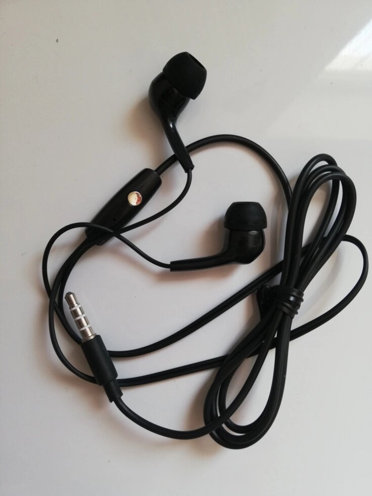 Наушники проводные вакуумные черные High-end earphone от компании Канцелярские, хозяйственные товары, рубашки, халаты, текстиль - фото 1
