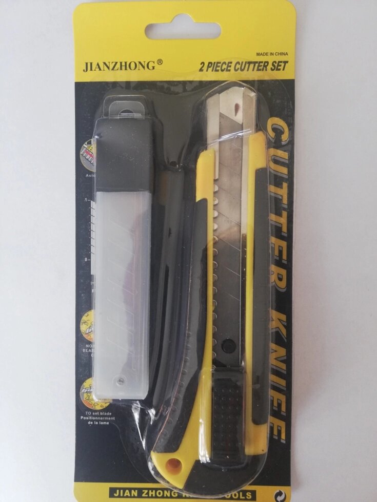 Нож канцелярский, с запаской cменных лезвий 18 мм от компании Канцелярские, хозяйственные товары, рубашки, халаты, текстиль - фото 1