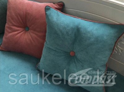 Подушки диванные от компании Канцелярские, хозяйственные товары, рубашки, халаты, текстиль - фото 1