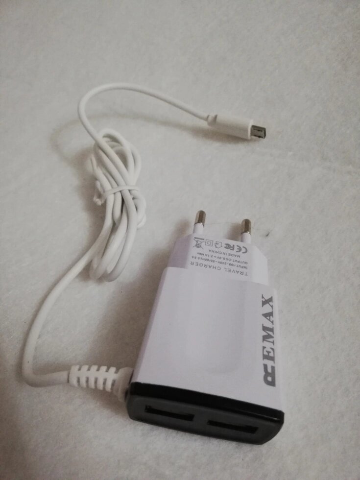 Сетевое зарядное устройство 2х USB microUSB белый RemaxTravel Charger от компании Канцелярские, хозяйственные товары, рубашки, халаты, текстиль - фото 1