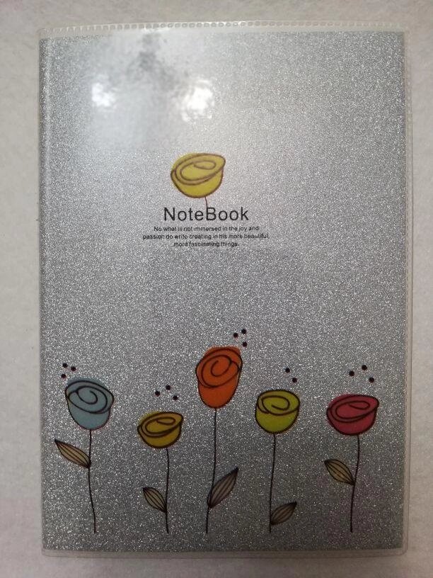 Записная книжка Note Book, 130*95 мм, прозрачной обложкой, цвет серый с блестками от компании Канцелярские, хозяйственные товары, рубашки, халаты, текстиль - фото 1