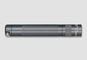 Фонарь Maglite Solitaire LED 1xAAA (37 Lum)(с 1-й батарейкой)(серый)(в пластиковом футляре) R34632