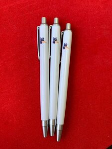 Пластиковые ручки с нанесением логотипа по индивидуальному заказу