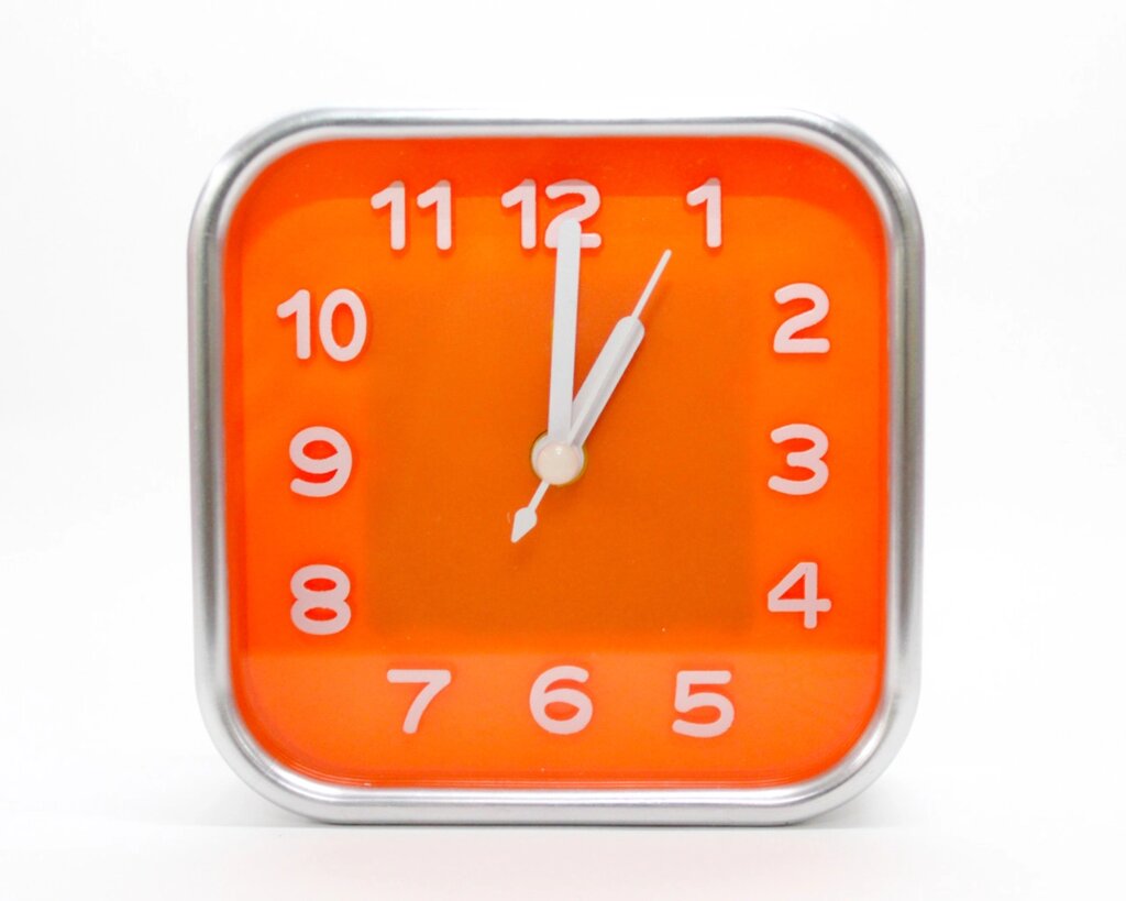 Часы-будильник квадратные, оранжевые, 10 см от компании Интернет-магазин VPROK_kz - фото 1