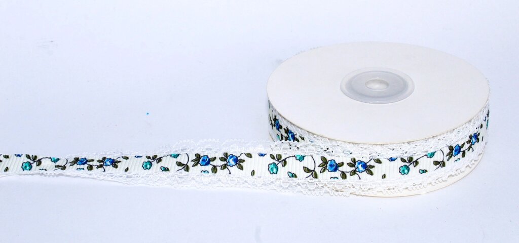 Декоративная лента для одежды с кружевами, бело-синяя с цветочками, 1.5 см (ширина) от компании Интернет-магазин VPROK_kz - фото 1
