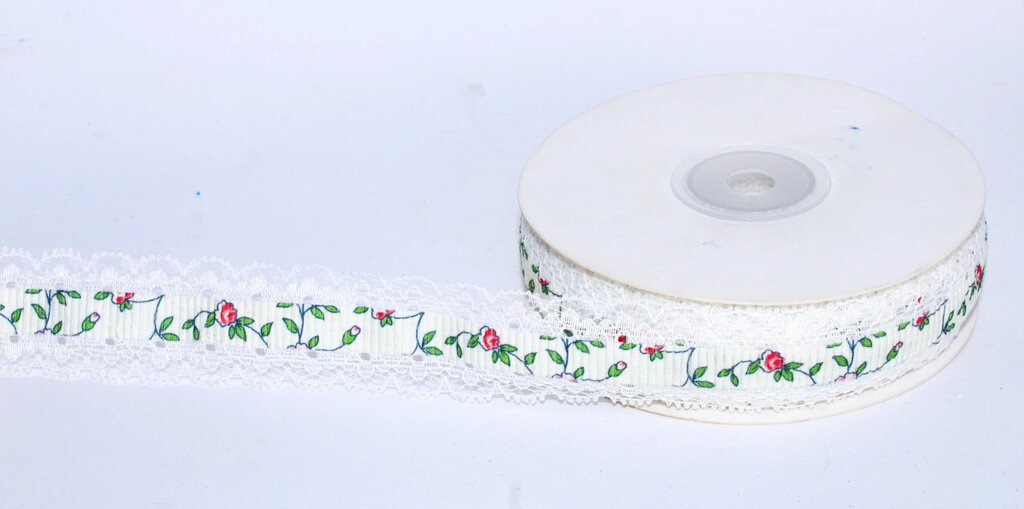 Декоративная лента для одежды с кружевами, бело-зеленая с цветочками, 1.5 см (ширина) от компании Интернет-магазин VPROK_kz - фото 1