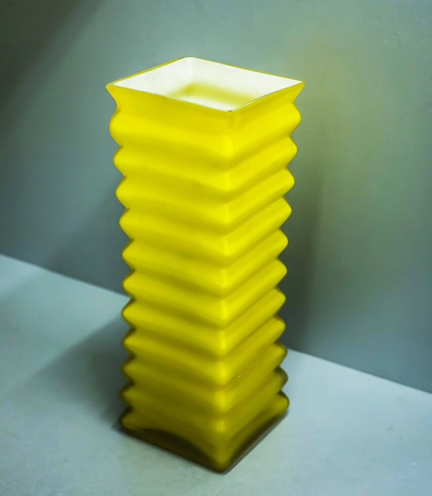 Декоративная настольная ваза "Гофрированная" (стекло, желтая),23см от компании Интернет-магазин VPROK_kz - фото 1