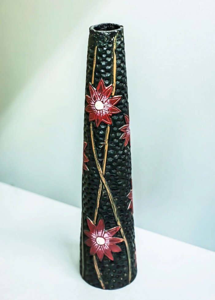 Декоративная настольная ваза "Красные цветы" (керамика, черная),33см от компании Интернет-магазин VPROK_kz - фото 1