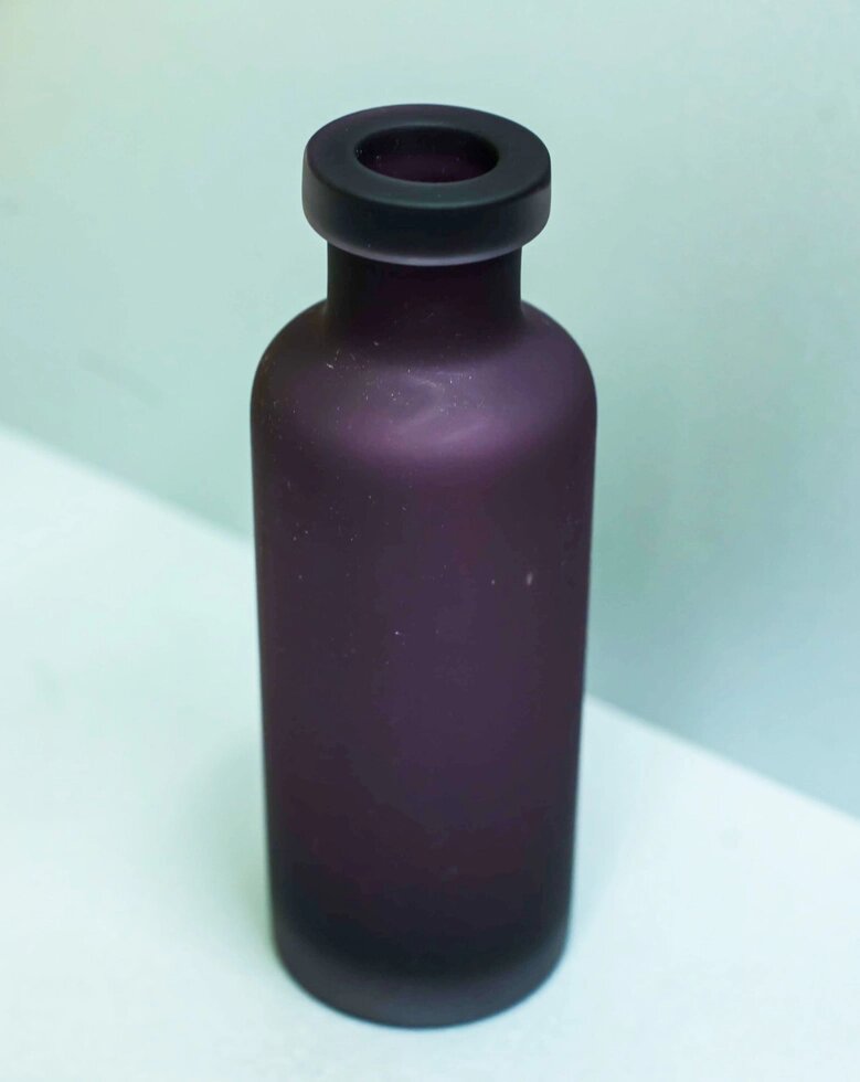 Декоративная ваза "Бутылка" (фиолетовое стекло) от компании Интернет-магазин VPROK_kz - фото 1