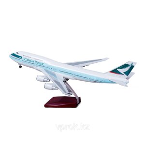 Модель самолета Cathay Pacific Boeing 747, масштаб 1/220, 32*30 см см