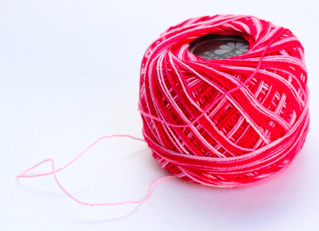 Нитки для вязания "Ирис", бело-красные от компании Интернет-магазин VPROK_kz - фото 1
