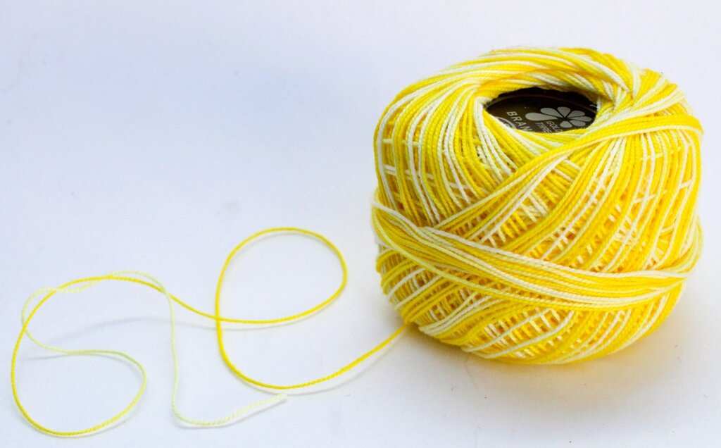 Нитки для вязания "Ирис", бело-желтые от компании Интернет-магазин VPROK_kz - фото 1