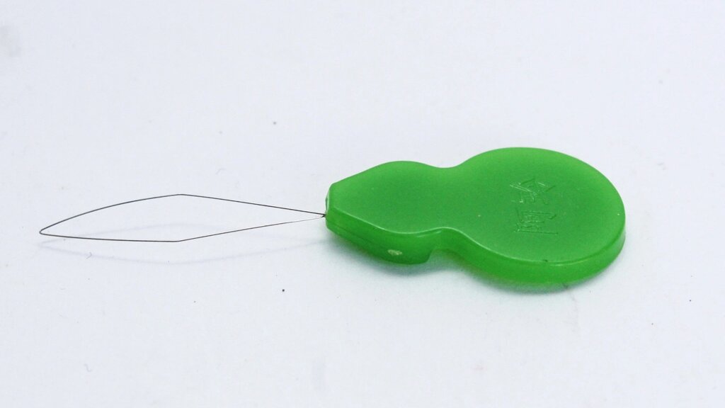 Нитковдеватель с пластиковой ручкой, зеленый, 2.5 см от компании Интернет-магазин VPROK_kz - фото 1