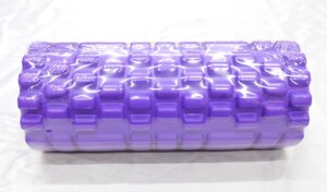 Массажный валик с гофрированной поверхностью, фиолетовый