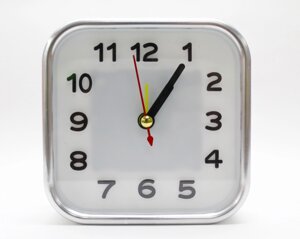 Часы-будильник квадратные, белые, 10 см