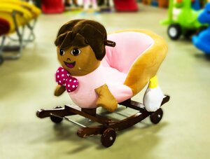 Детская качалка с колесами в форме игрушки (розовая), 37х58х50см