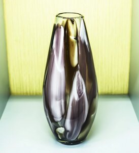 Декоративная большая настольная ваза (цветное стекло), 45см