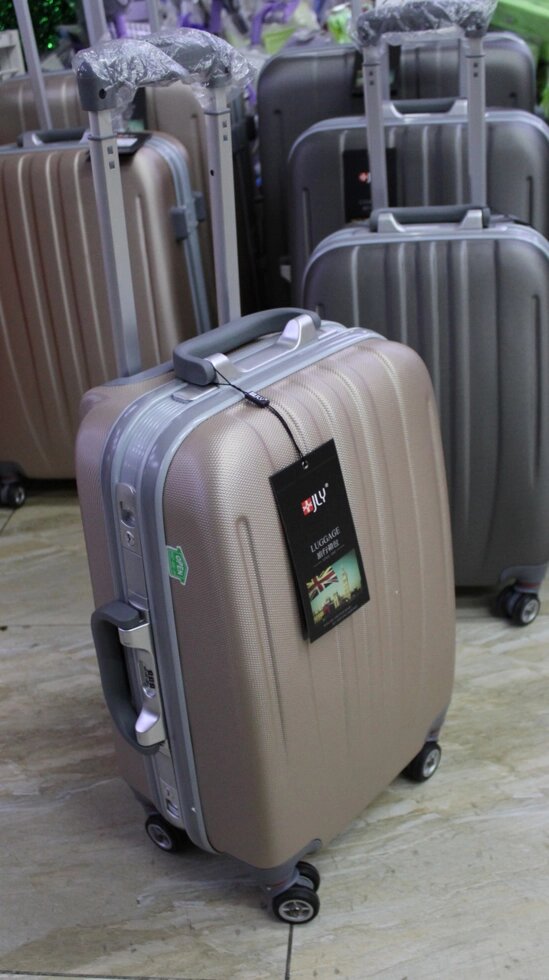 Пластиковый чемодан на колесах, "JLY", бежевый, среднего размера от компании Интернет-магазин VPROK_kz - фото 1