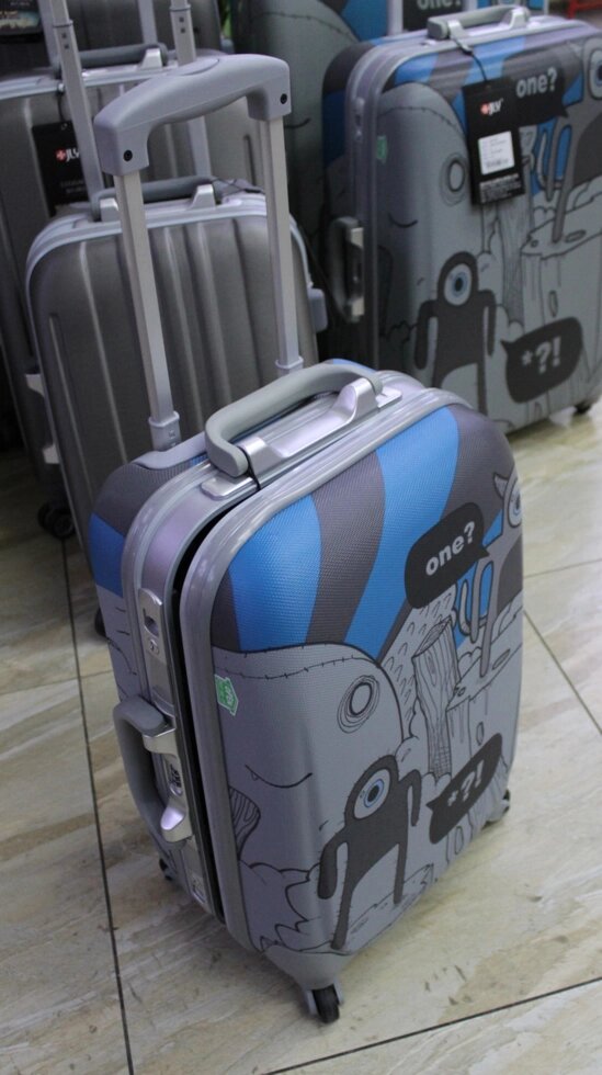 Пластиковый чемодан на колесах, "one", среднего размера от компании Интернет-магазин VPROK_kz - фото 1