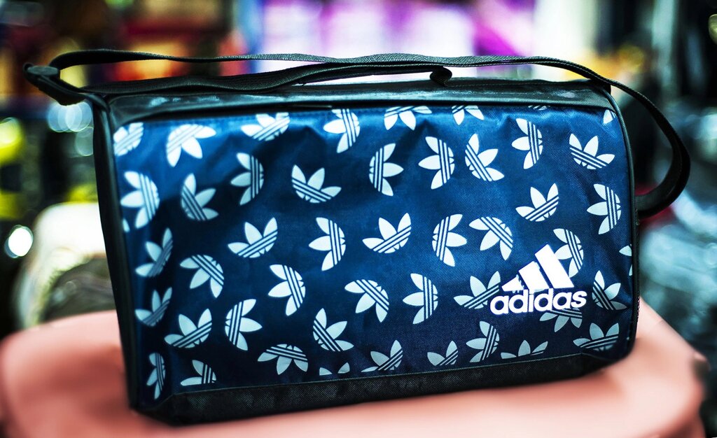 Спортивная дорожная наплечная сумка "ADIDAS", маленькая 37х20х22 см (черная) от компании Интернет-магазин VPROK_kz - фото 1