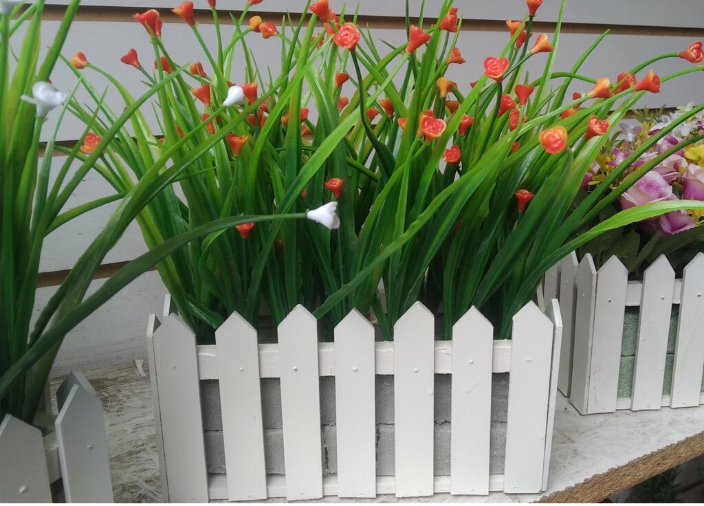 Трава декоративная искусственная с красными цветами в ящике 20x10 см от компании Интернет-магазин VPROK_kz - фото 1