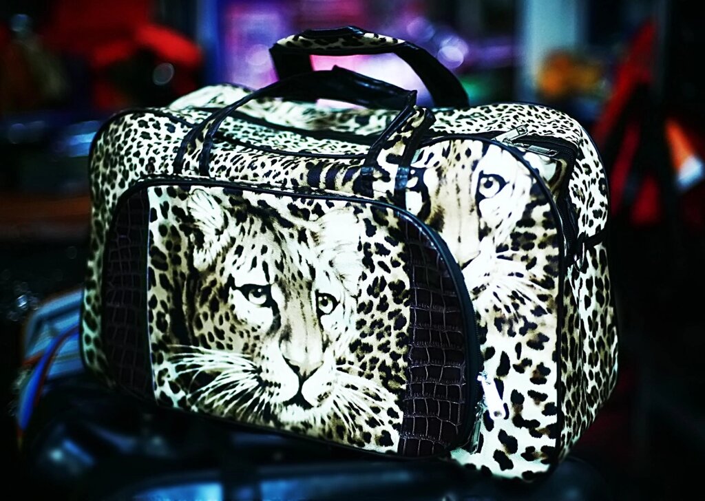 Женская сумка-саквояж, с наружным кармашком (леопардовый рисунок) от компании Интернет-магазин VPROK_kz - фото 1