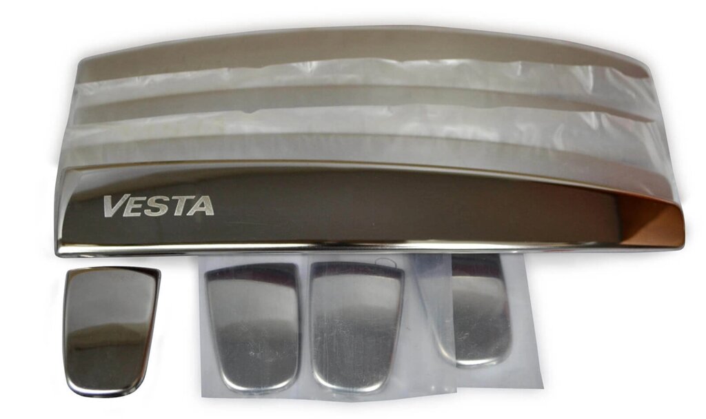 Накладки на наружные ручки дверей из нержавейки M04VESU10136V (с надписью Vesta) от компании Vita-Avto - фото 1