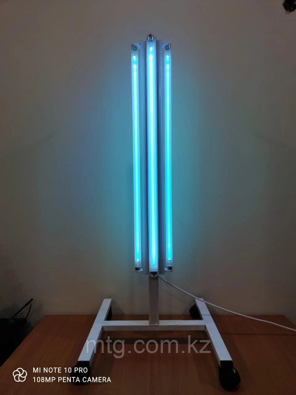 Облучатель бактерицидный передвижной 4-х ламповый ОБПУ (4х30-01)  (с лампами) от компании Каркуша - фото 1