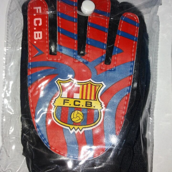 Вратарские перчатки ФК Барселона подростковые от компании Ellmart - фото 1