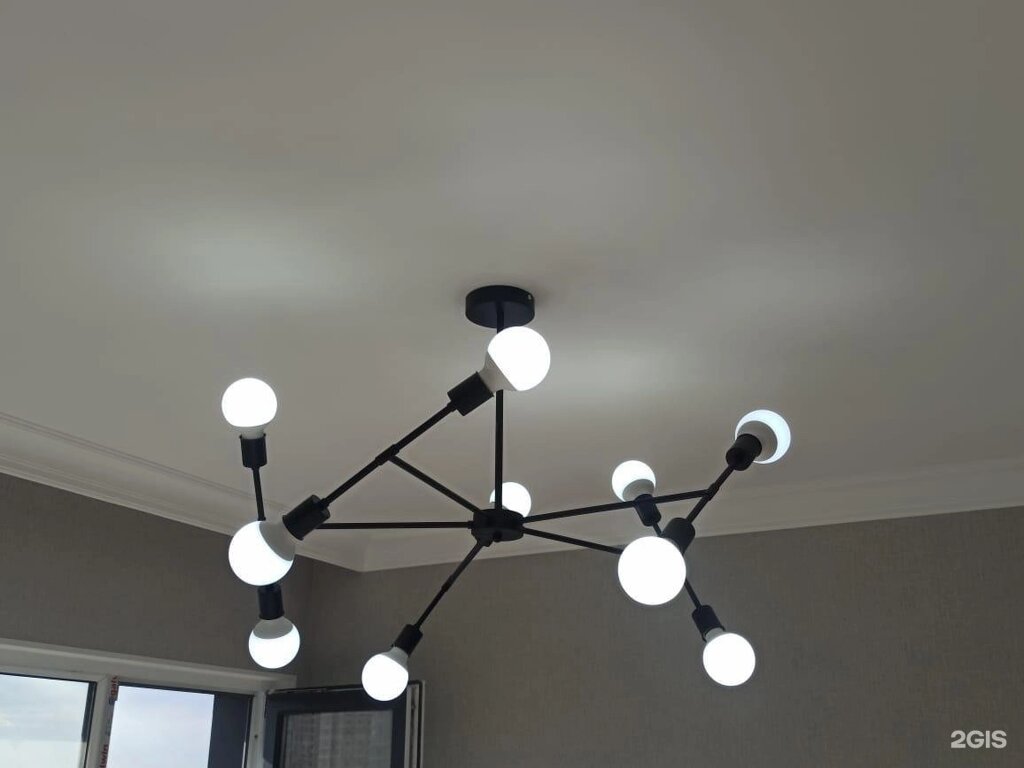 Люстра потолочная черная 8-ти ламповая в стиле Modern от компании SvetAlmaty KZ - фото 1