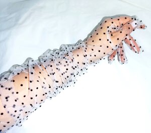 Перчатки белые ажурные гипюровые длинные в горошек