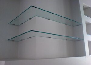 Интерьерные полочки из стекла