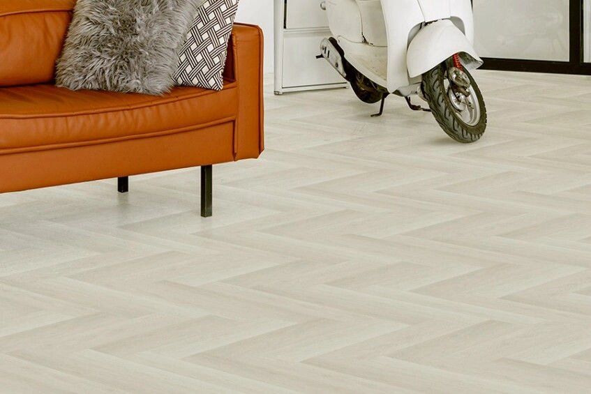 Ламинат SPC FloorFactor Herringbone Cloud Oak HB. 18 от компании ООО "ДАРСТРОЙ" - фото 1