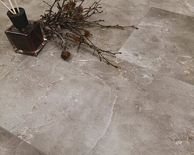 Ламинат SPC Stone Floor Травертин Найтфол 970-9 НР от компании ООО "ДАРСТРОЙ" - фото 1